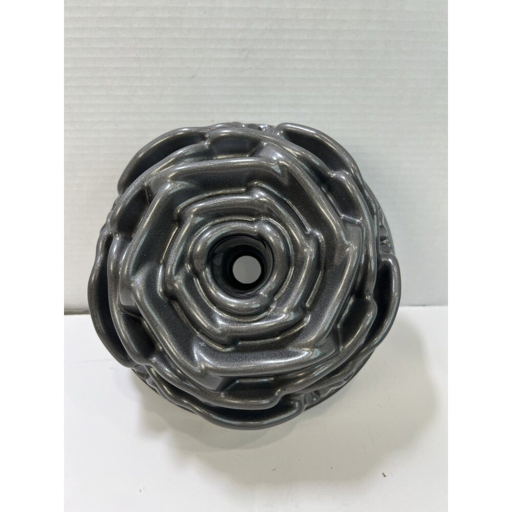 NORDIC WARE 3D Rose With Leaves Bundt Cake Mold Pan Nonstick Heavy Cast Aluminum